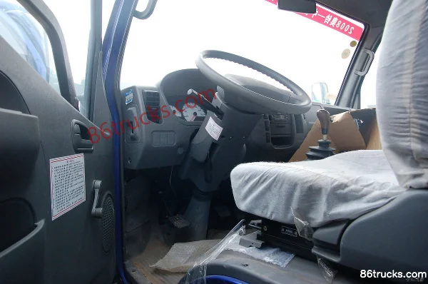 Foton Auman Chaoyue 140hp 4X2(6 wheels) 6.8m crew-cab van cargo truck (2) | 86Trucks