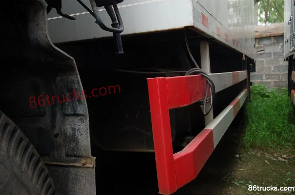 Foton Auman Chaoyue 140hp 4X2(6 wheels) 6.8m crew-cab van cargo truck Chassis (1) | 86Trucks