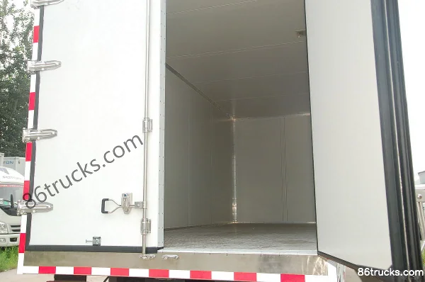 Foton Ollin Jieyun 132 hp 4X2(6 wheels) 4.8m semi-panel van light truck Body (2) | 86Trucks