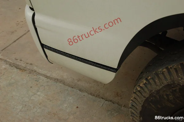 Foton Ollin Jieyun 132 hp 4X2(6 wheels) 4.8m semi-panel van light truck Chassis (1) | 86Trucks