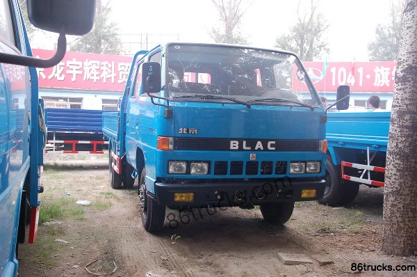 Beijing 1041 102hp 4X2(6 wheels) 3.3m Double Row Flatbed Light Truck (Gasoline) Exterior (2) | 86Trucks