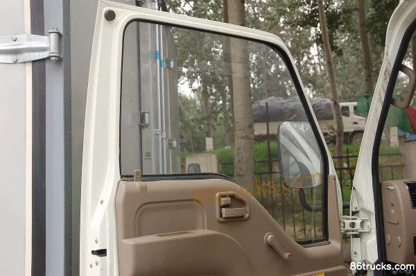 BAIC Qiling 95 hp 4X2(6 wheels) 4.185m Single Row Van Light Truck Cab (2) | 86Trucks