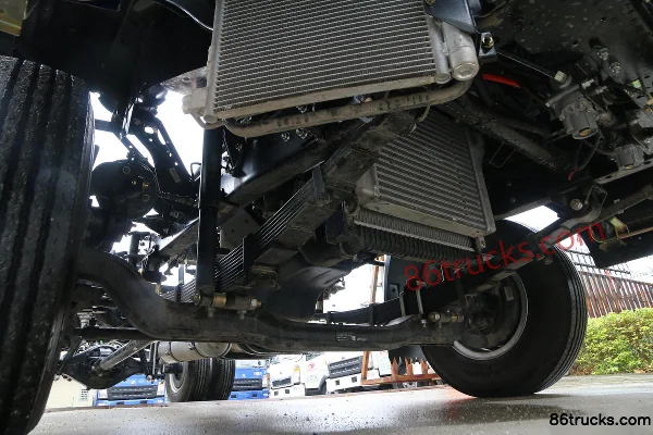 Sinotruk HOWO Hanjun 143 ch 4X2(6 roues) châssis de camion léger fourgon 4,15 m cabine simple (1) | 86Trucks