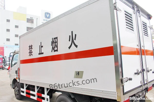 Dongfeng Duolika D6 115 hp 4X2(6 wheels) flammable gas cylinder transport truck Body (3) | 86Trucks