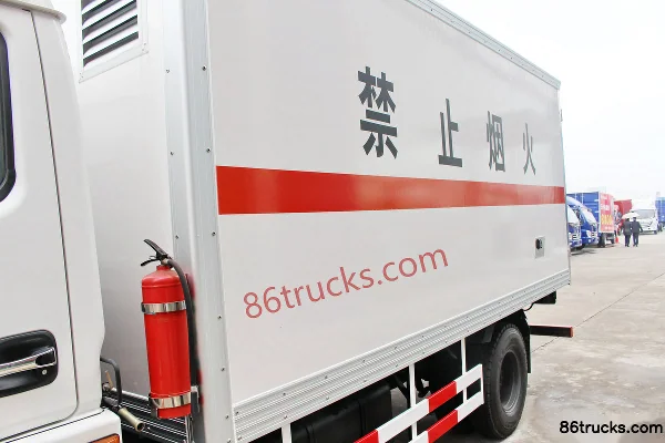 Dongfeng Duolika D6 115 hp 4X2(6 wheels) flammable gas cylinder transport truck Body (1) | 86Trucks