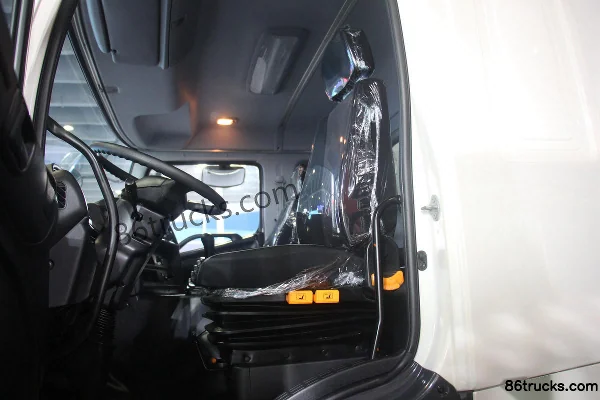GAC HINO Série 700 camion lourd 300 ch 6X2(8 roues) châssis porte-voitures 6X2R (toit plat) Cabine (1) | 86Trucks
