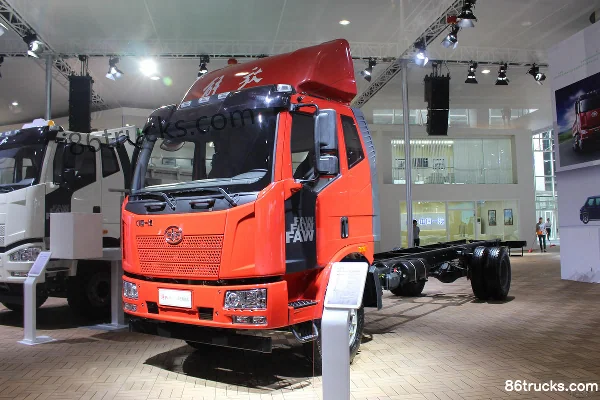 FAW Jiefang J6L Medium Truck 180 hp 4X2(6 wheels) 7.7m Van Cargo Truck Chassis Exterior (3) | 86Trucks