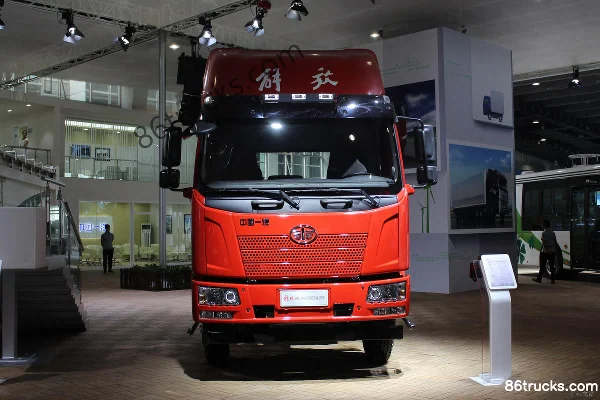 FAW Jiefang J6L Medium Truck 180 hp 4X2(6 wheels) 7.7m Van Cargo Truck Chassis Exterior (2) | 86Trucks