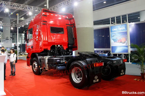 SAIC Hongyan Genlyon C100 heavy truck 390 hp 4X2(6 wheels) tractor truck (flat top) Exterior (3) | 86Trucks