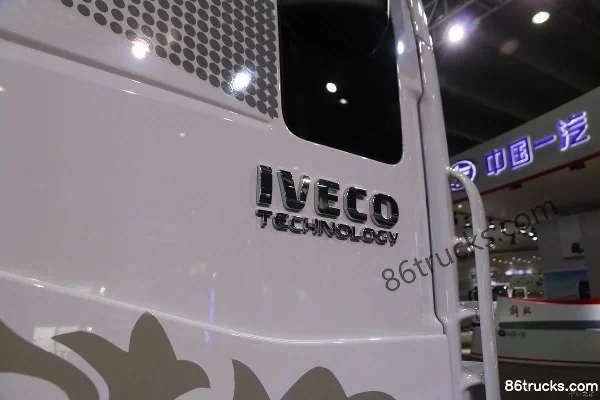 SAIC Hongyan Genlyon C500 Heavy Truck 450hp 6X4(10 wheels) Tractor Truck Chassis (3) | 86Trucks