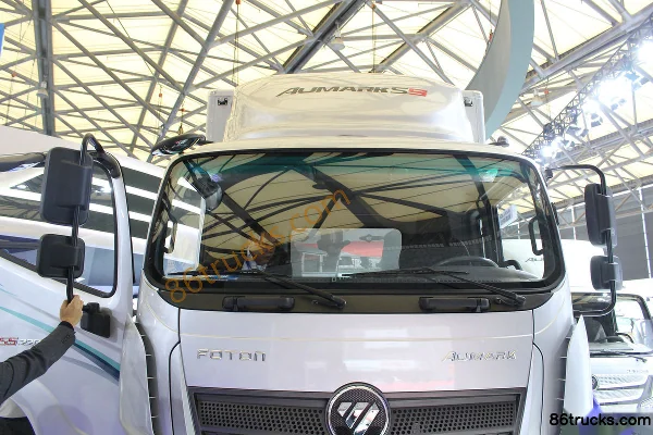 Foton Auman R Series 180 hp 4X2(6 wheels) 6.8m van cargo truck Exterior (2) | 86Trucks