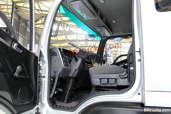 Foton Auman R Series 180 hp 4X2(6 wheels) 6.8m van cargo truck Cab (1) | 86Trucks