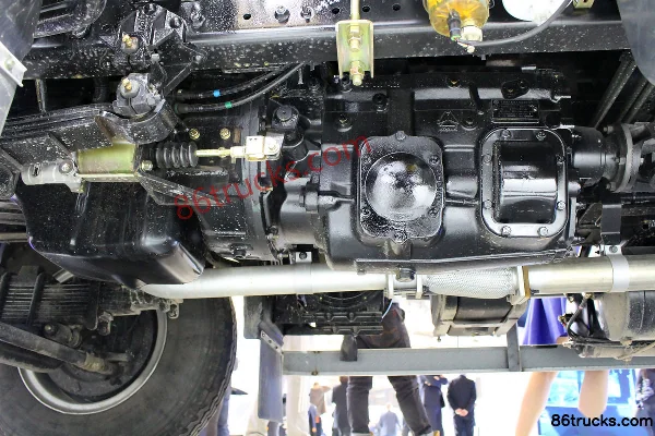 Foton Auman R Series 180 hp 4X2(6 wheels) 6.8m van cargo truck Chassis (2) | 86Trucks