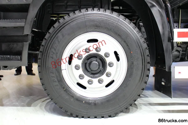 Foton Auman R Series 180 hp 4X2(6 wheels) 6.8m van cargo truck Chassis (3) | 86Trucks