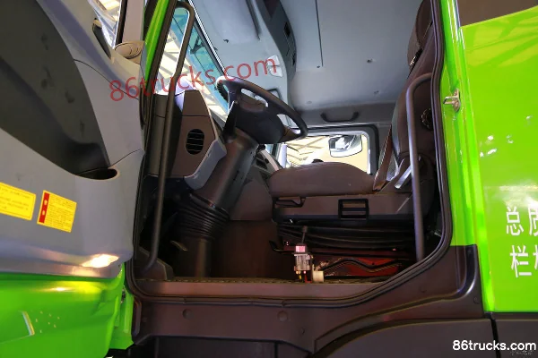 Foton AumanGTL 520hp 6X4(10 wheels) 6.8m dump truck Cab (2) | 86Trucks
