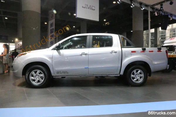 JMC Yuhu 2016 Luxury Edition 2.4L Gasoline 2WD Double Cab Pickup (3) | 86Trucks