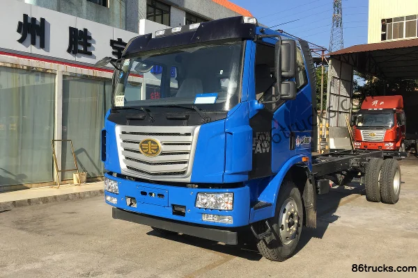 FAW Liute Jinlu Medium Truck 180 hp 4X2(6 wheels) 6.8m Cargo Truck Chassis Exterior (2) | 86Trucks