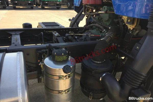 FAW Liute Jinlu Medium Truck 180 hp 4X2(6 wheels) 6.8m Cargo Truck Chassis (1) | 86Trucks