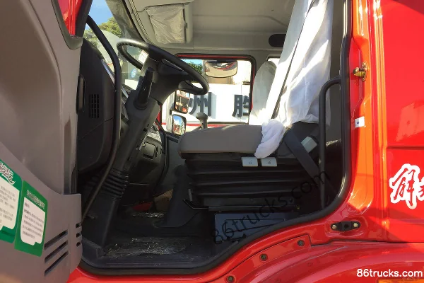 FAW Liute Jinlu Medium Truck 220 hp 6X2(8 wheels) 9.6m Van Truck Chassis Cab (1) | 86Trucks