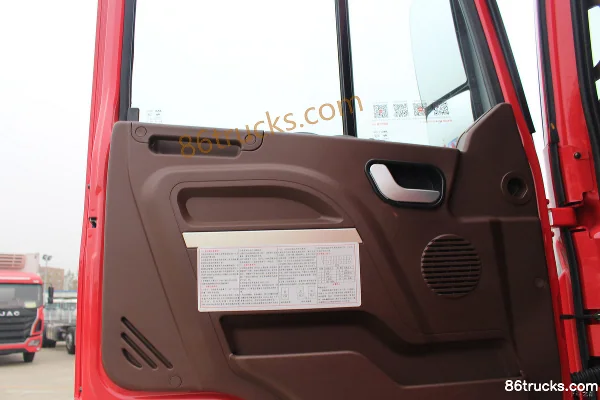 JAC Gallop K5W heavy truck 350 ch 6X4(10 roues) tractor truck Cabine (2) | 86Trucks
