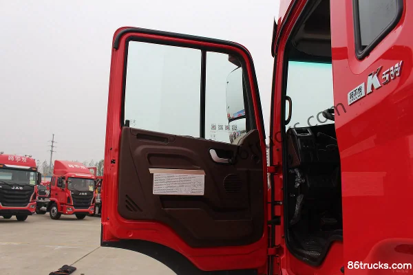 JAC Gallop K5W heavy truck 350 ch 6X4(10 roues) tractor truck Cabine (1) | 86Trucks