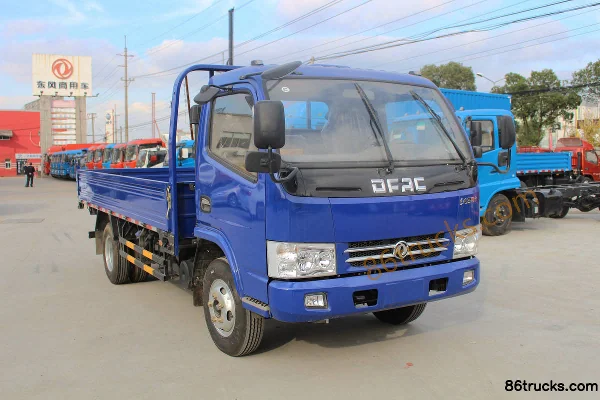 Dongfeng Duolika D6-M 117hp 4X2(6 wheels) 4.17m Single Row Cab Stake Light Truck Exterior (3) | 86Trucks