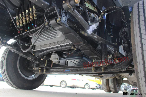 Dongfeng Duolika D6-M 117hp 4X2(6 wheels) 4.17m Single Row Cab Stake Light Truck Chassis (3) | 86Trucks