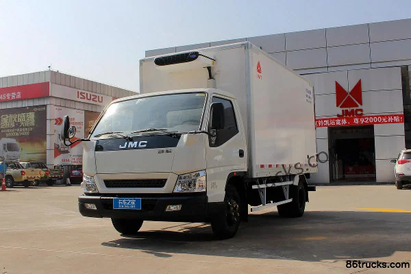 JMC New Kaiyun 109 hp 4X2(6 wheels) 4m Single Row Refrigerated Truck Exterior (3) | 86Trucks