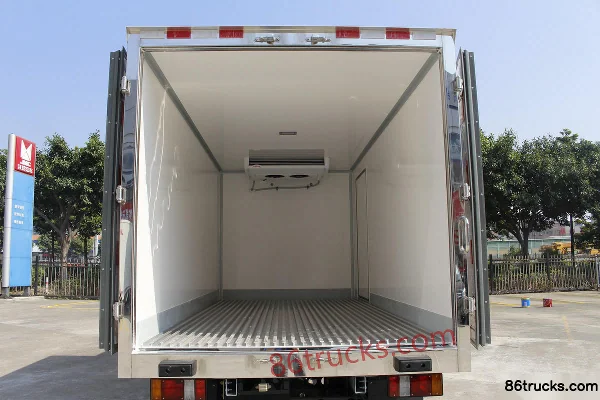 JMC New Kaiyun 109 hp 4X2(6 wheels) 4m Single Row Refrigerated Truck Body (3) | 86Trucks