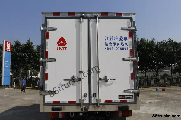 JMC New Kaiyun 109 hp 4X2(6 wheels) 4m Single Row Refrigerated Truck Body (2) | 86Trucks