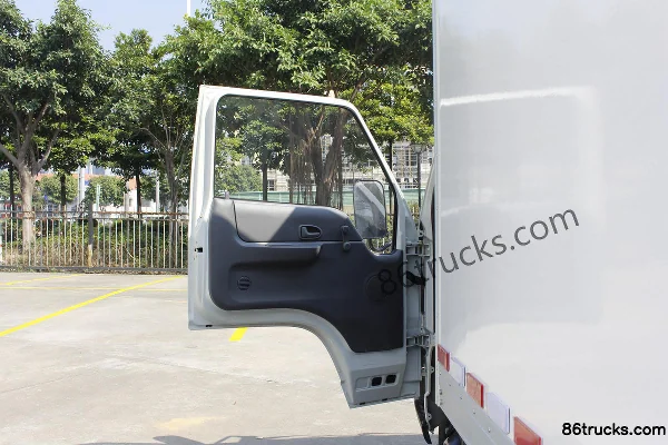 JMC Kaiyun 110 ch 4X2(6 roues) camion frigorifique 4,2 m à cabine simple (1) | 86Trucks