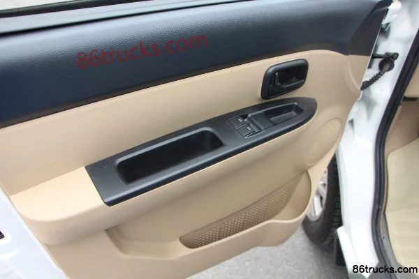 Foton Van Fengjing V5 2016 Comfort 116 ch 1.5L fourgonnette Cabine (2) | 86Trucks