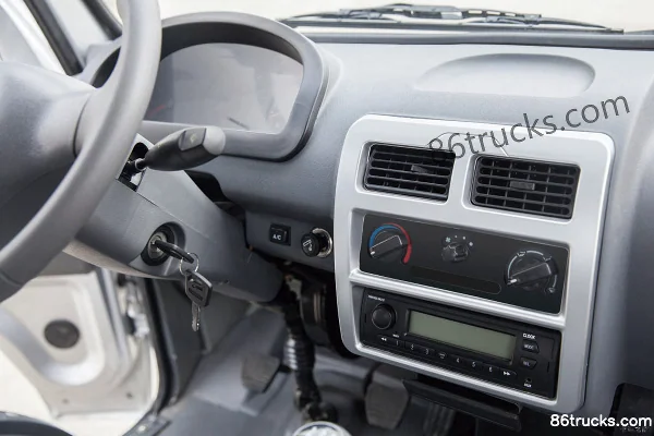 JAC Kangling X3 1.3L 87 hp 4X2(6 wheels) Gasoline 2.5m Double Row Flatbed Mini Truck Cab (3) | 86Trucks