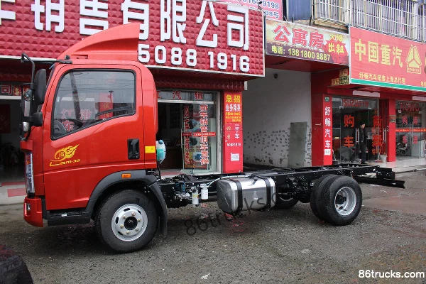 Sinotruk HOWO Hanjiang Lightweight Edition 87 hp 4X2(6 wheels) 3.65m single-row van light truck (6-speed) Exterior (2) | 86Trucks