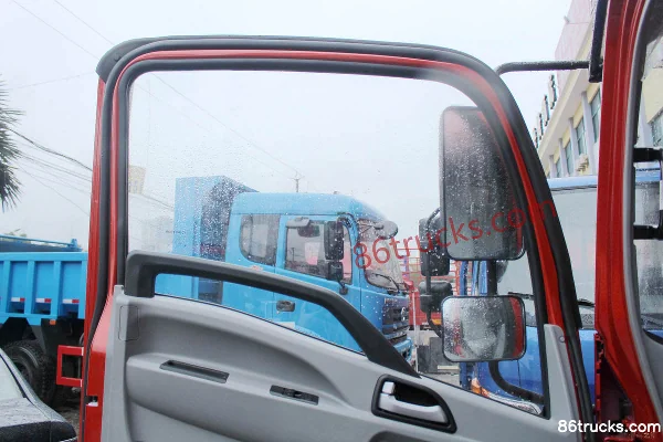 Sinotruk HOWO Hanjiang Lightweight Edition 87 hp 4X2(6 wheels) 3.65m single-row van light truck (6-speed) Cab (2) | 86Trucks