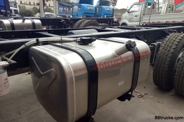Sinotruk HOWO Hanjiang 129 ch 4X2(6 roues) châssis de camion léger à ridelles à cabine simple 4,15 m Extérieur (2) | 86Trucks