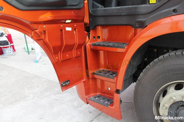Union Truck U380 380 ch 4X2(6 roues) 5600 empattement châssis camion porteur Cabine (3) | 86Trucks