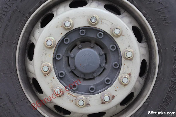 Union Truck U380 380 ch 4X2(6 roues) 5600 empattement châssis camion porteur (3) | 86Trucks