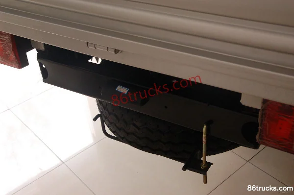 Jinbei Lingqi 87hp 4X2(6 wheels) 2.65m Double Row Flatbed Light Truck Body (3) | 86Trucks