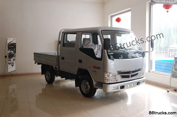 Jinbei Lingqi 87hp 4X2(6 wheels) 2.65m Double Row Flatbed Light Truck Exterior (2) | 86Trucks