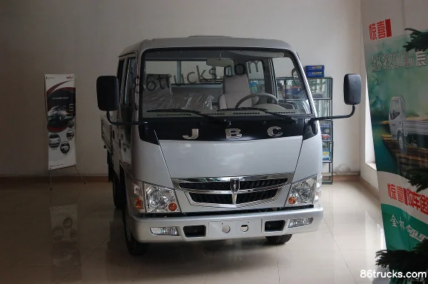 Jinbei Lingqi 87hp 4X2(6 wheels) 2.65m Double Row Flatbed Light Truck Exterior
