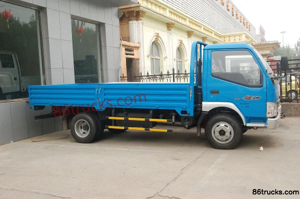 Jinbei Lingchi 108hp 4X2(6 wheels) 3.8m semi-row flatbed truck Exterior (3) | 86Trucks