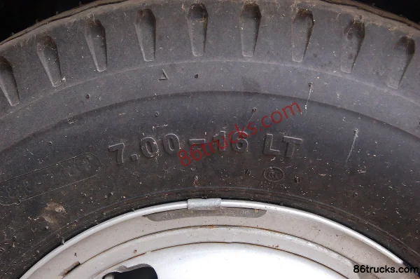 Qingling Isuzu 600P 130hp 4X2(6 wheels) 3.2m Double Row Flatbed Light Truck Chassis (2) | 86Trucks