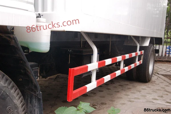 Isuzu 600P 130 ch 4X2(6 roues) camion fourgon simple cabine 3,6 m Châssis (3) | 86Trucks
