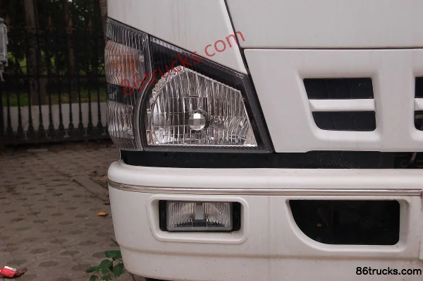 Isuzu 600P 130 ch 4X2(6 roues) camion fourgon simple cabine 3,6 m Extérieur (3) | 86Trucks