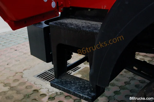 Beiben NG80B Heavy Truck 375hp 8X4(12 wheels) 8.2m Dump Truck Cab (3) | 86Trucks