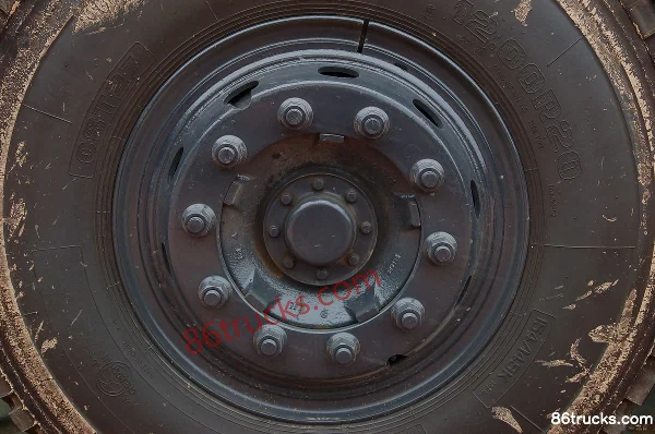 Beiben NG80 Heavy Truck 280 hp 6X2(8 wheels) Tractor Truck Chassis (3) | 86Trucks