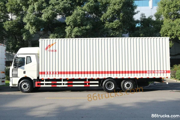 FAW Jiefang J6M 280hp 6X2(8 wheels) 6X2R 9.5m Van Cargo Truck Exterior (2) | 86Trucks