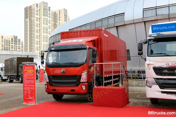 Sinotruk HOWO G5X Medium Truck 2018 210 hp 4X2(6 wheels) 6.75m Crew Cab Van Cargo Truck Exterior (3) | 86Trucks