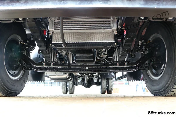 Sinotruk HOWO G5X Medium Truck 2018 210 hp 4X2(6 wheels) 6.75m Crew Cab Van Cargo Truck Chassis (1) | 86Trucks